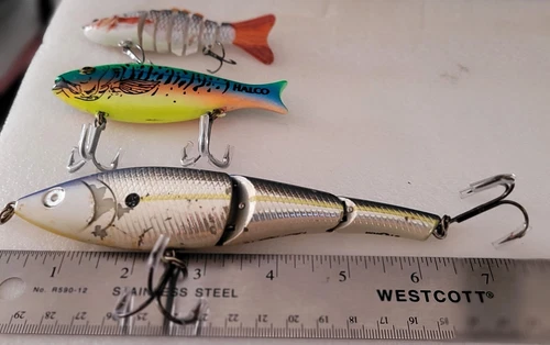 Fishing hard bait-3 in bundle Storm, Halco and unbranded