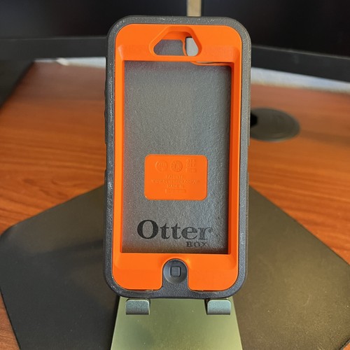 Otterbox defender Series iPhone 5/ 5s - Real tree Camouflage/orange Brand New