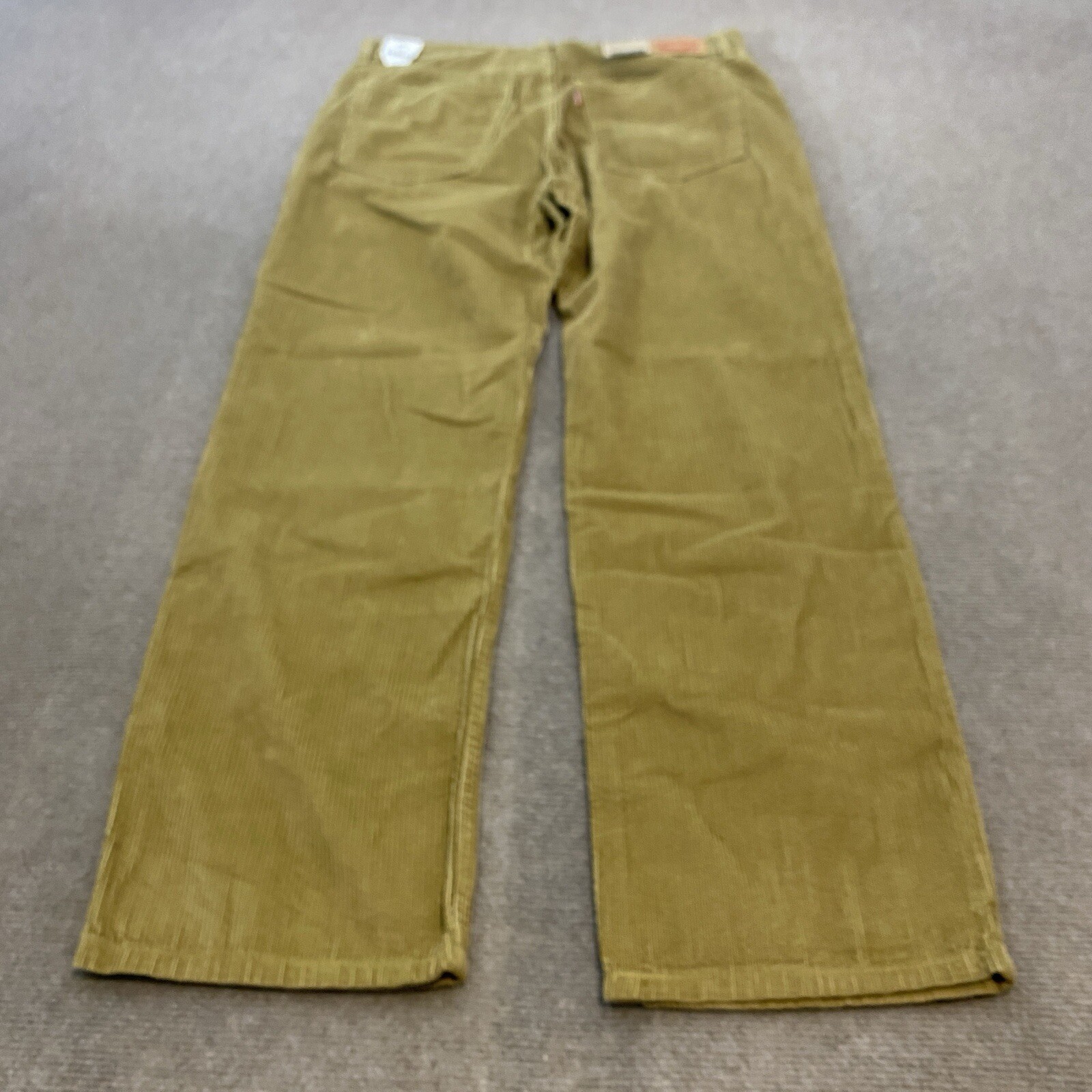 Levi’s Mid Rise Low Pro Women Straight Leg Corduroy Pants Irregular Size 34W 30L