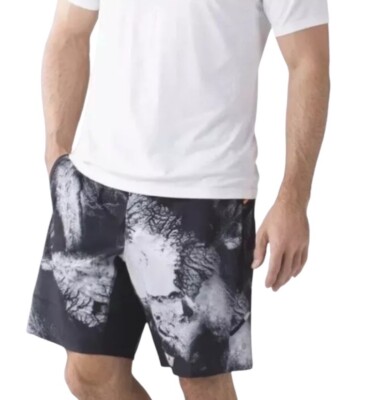 Lululemon Men s Assert Shorts 9'' Aerial Ice Black and White Size Medium