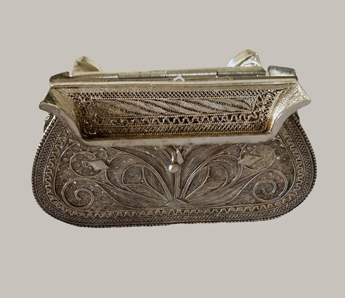 Borsetta antica in filigrana di argento fine 800 - Foto 4 di 5