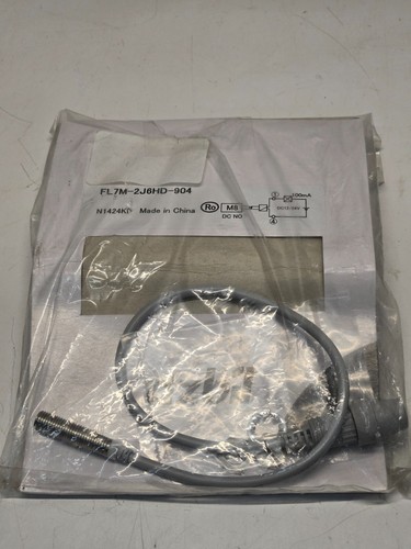 Azbil FL7M-2J6HD-904 Cylindrical Proximity Switch NEW c1-18