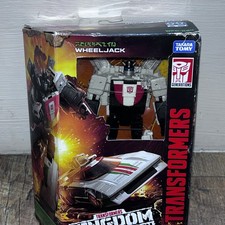 Hasbro Transformers Wheeljack Kingdom War for Cybertron Deluxe Class MIB
