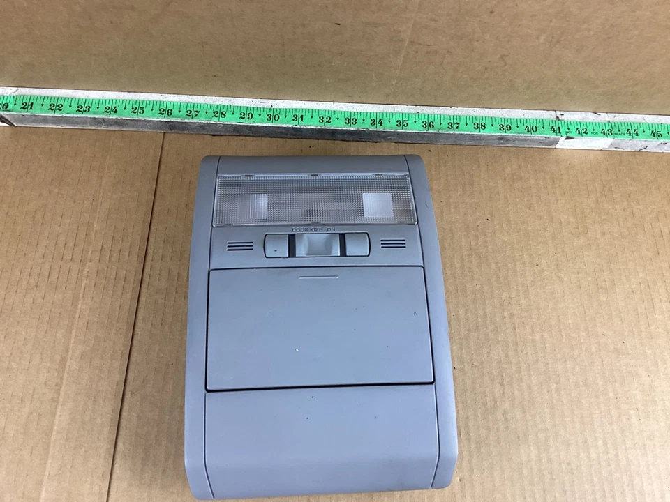 Toyota Prius 2004-2009 techo superior delantero cúpula lectura mapa luz 1D111-022G OEM Foto 3 de 4