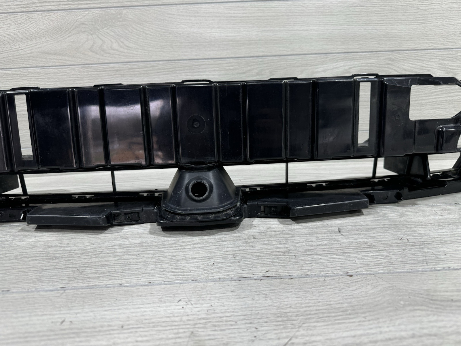 2019-2022 Lamborghini Urus Front Bumper Lower Support Bracket Grille Center