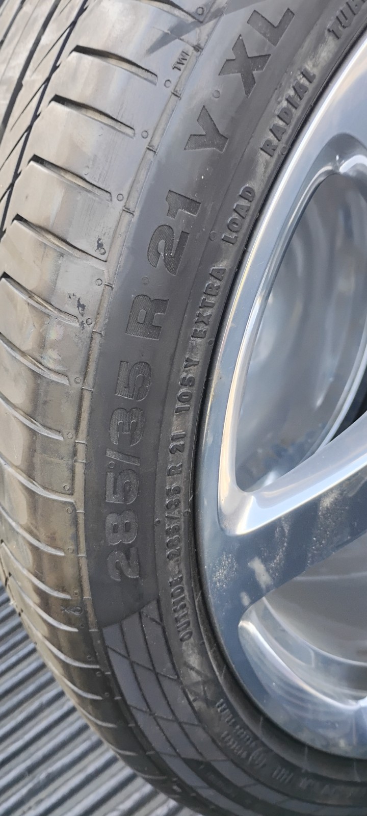 ROLLS ROYCE RIMS WITH CONTINENTAL TIRES