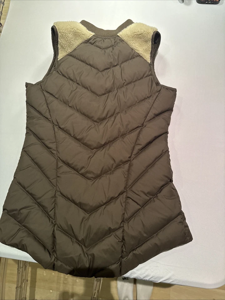 Athleta Sherpa Goose Down Vest XXS Brown Beige Fleece Front Insulated Puffer - Image 4 of 4