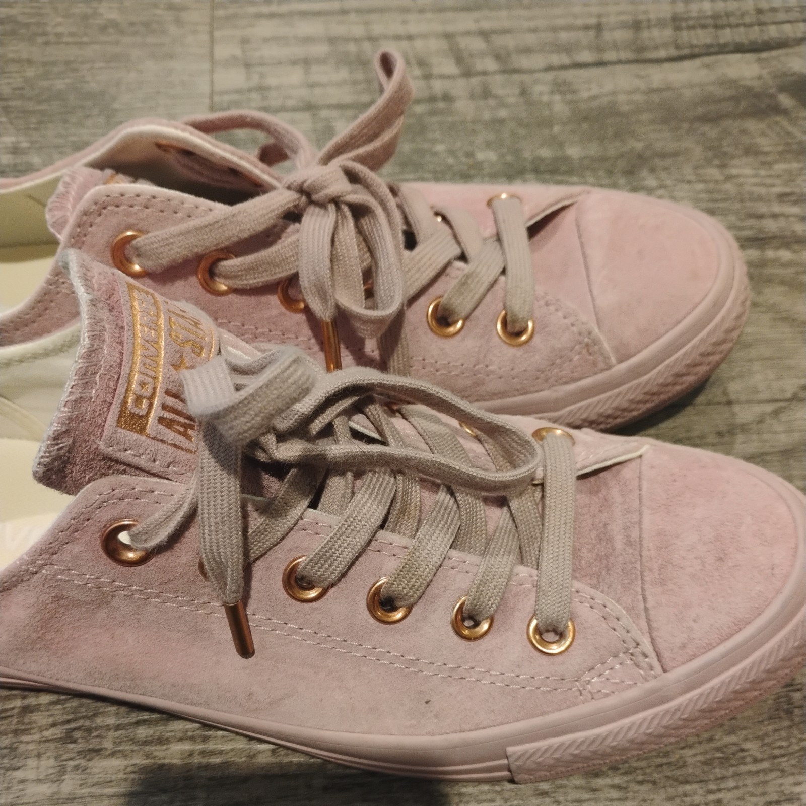 Converse Chuck Taylor Women’s Casual Sneakers Pastel Leather Pink US Size 8