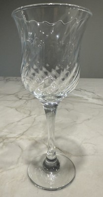 Swirl Design Wine Glass Pasabahce Circle Art of Glass Turkey Clear