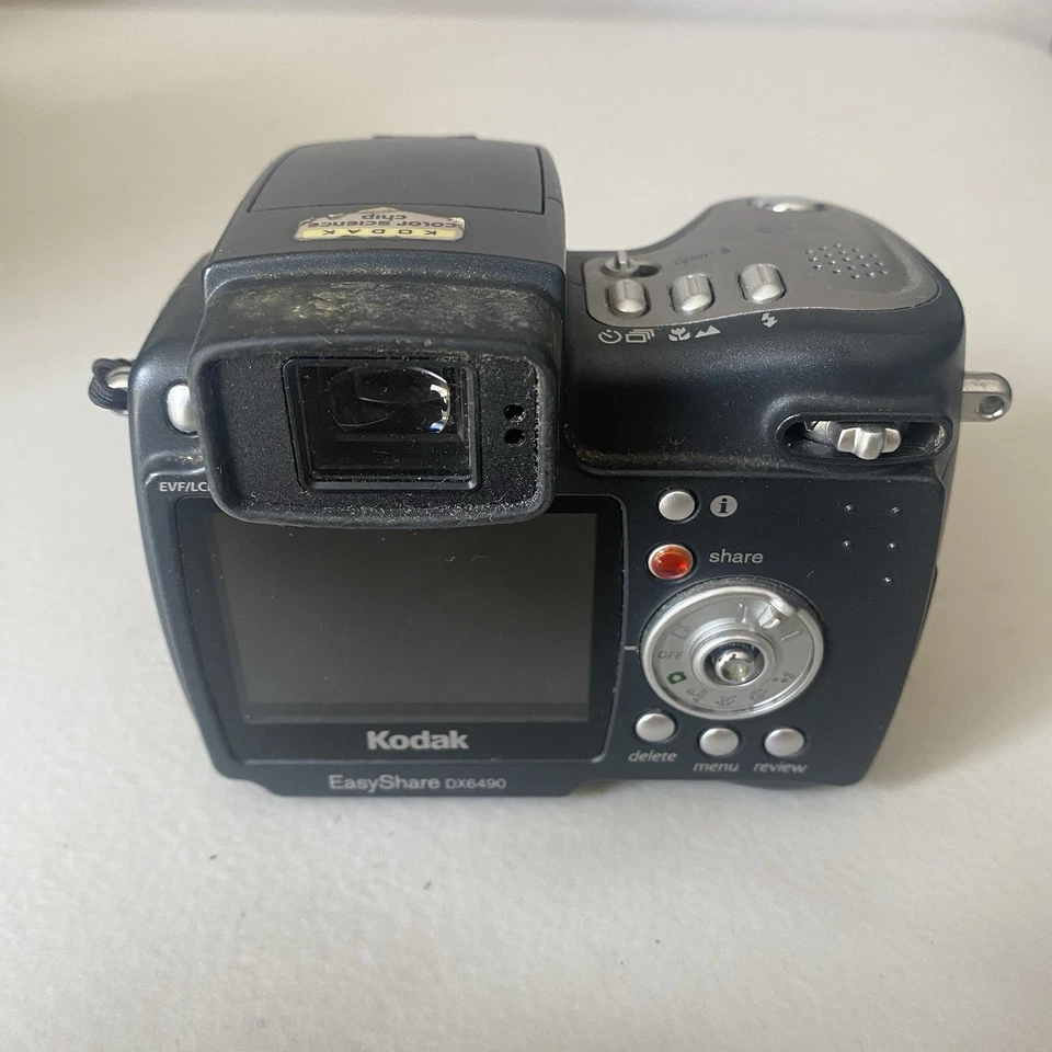 Kodak EasyShare DX6490 Black 4.0MP Digital Camera w/ AV Cord.& B. Charger - Image 3 of 4
