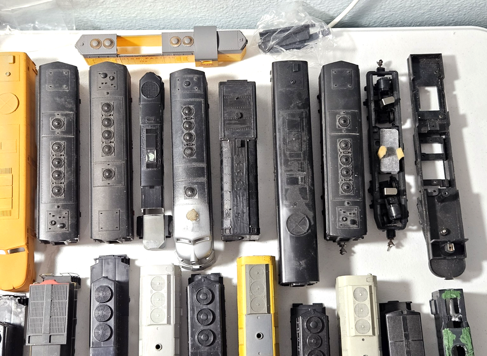 Massive Lot HO Locomotive Engine Undecorated Shells Wheels Parts See ...