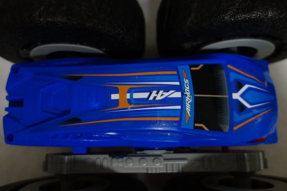 2 Air Hogs Jump Fury with Zero-Damage Wheels RC Car for Parts No Remote Untested - Image 3 of 4