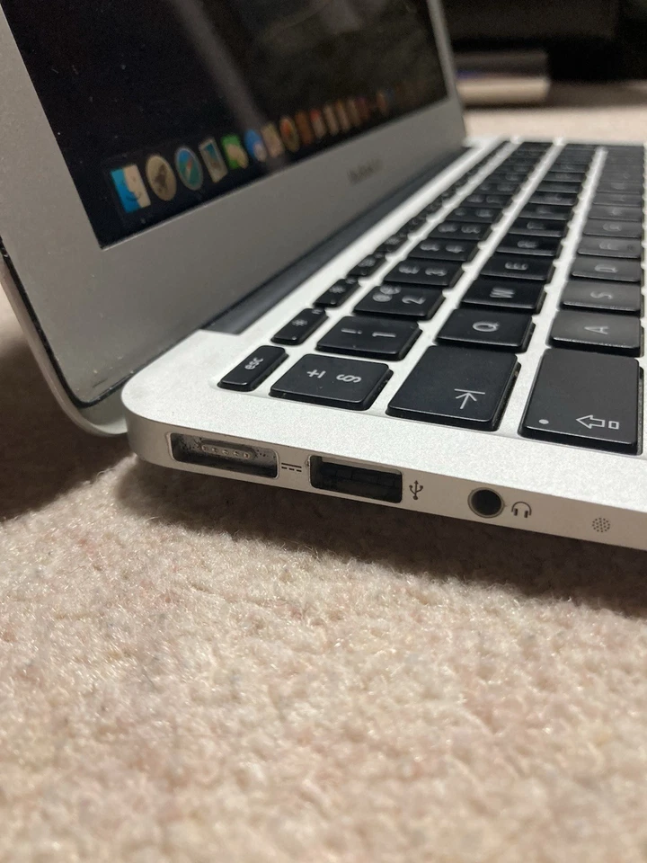 Apple MacBook Air 11" 2012 · i7 · 8GB · 256GB, photo 4 of 5