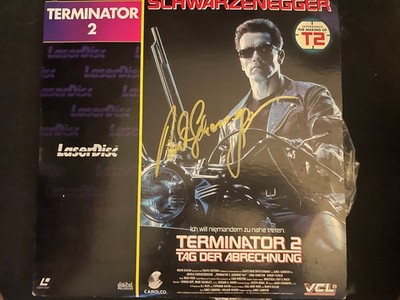 Arnold Schwarzenegger signed Autograph Autogramm Terminator 2 Laserdisc