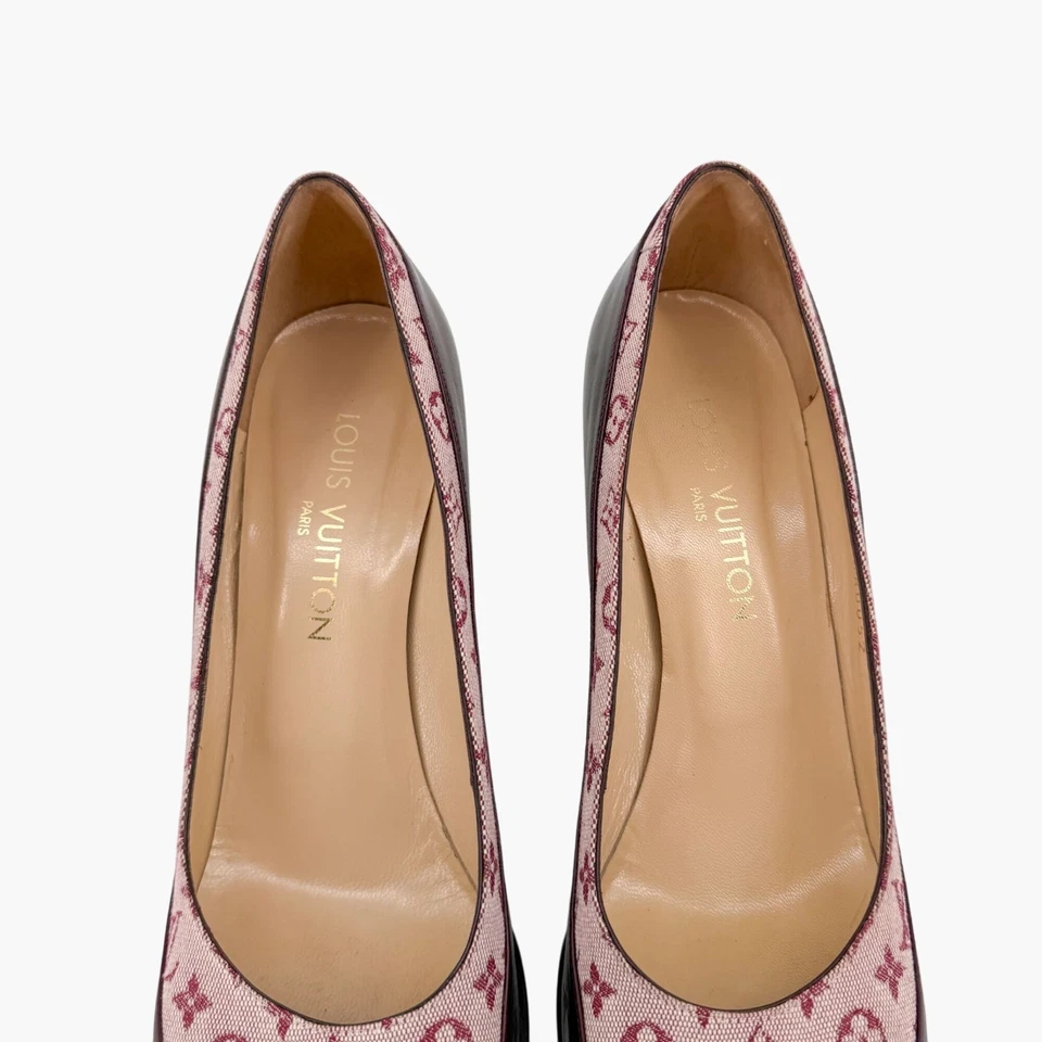 Louis Vuitton LV Monogram Burgundy Canvas Charm Pumps Heels Size 39.5 US 9.5 - Image 4 of 4