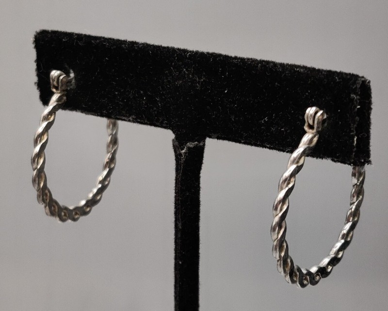 Silver Tone Swirl Twist Flat Medium Med Hoop Stud Post Earrings Jewelry Fashion