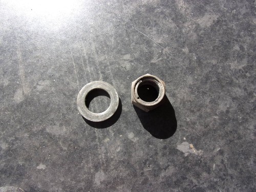 SUZUKI DL 1000 V-STROM K2 (02/10) O/E/M HINTERRADACHSE ENDMUTTER + SCHEIBE "KONTERMUTTER"