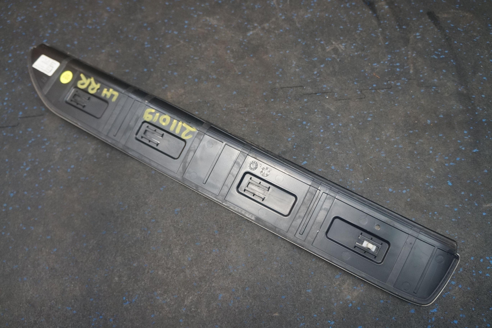 Door Sill Scuff Plate Trim Panel 51477200423 Oem Rolls Royce Ghost Series 2010