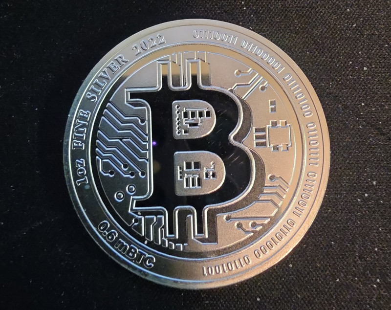 BITCOIN 2022 1 Oz Silver Round .999 Fine NIUE New Zealand mint