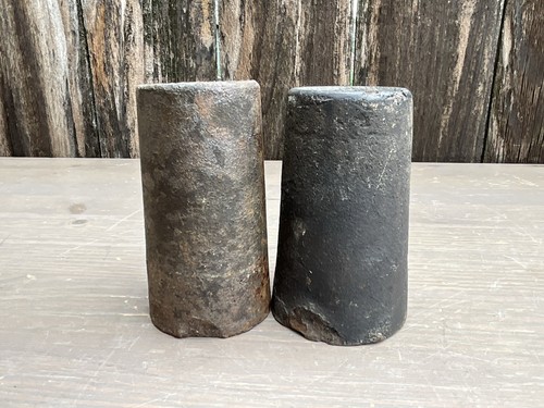 A Pair of Seth Thomas or Similar 30 Hour Ogee Shelf Clock Weights - Picture 2 of 11