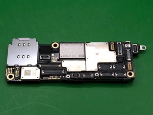 Apple iPhone 15 Pro Platine Defekt Motherboard Mainboard Gesperrt