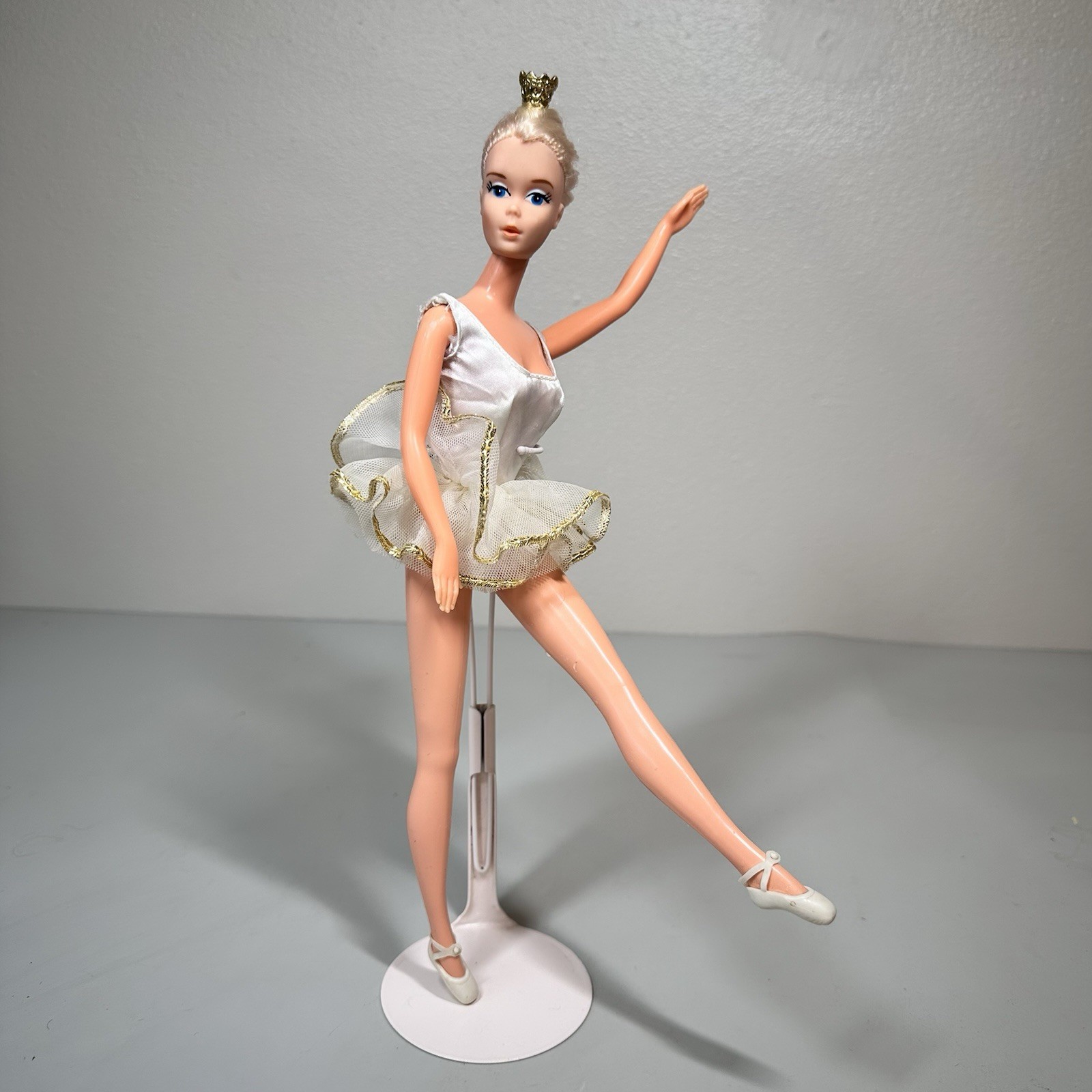 Vintage 1975 Mattel Ballerina Barbie Doll #9093 Platinum White Blonde Hair