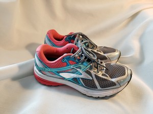 brooks ravenna 7 wide