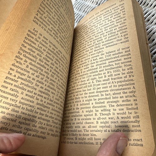 Herman Kahn 1962 Thinking About The Unthinkable PB Nuclear War Cold VTG Avon NS3 - Bild 4 von 5