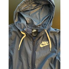 Nike Essential Repel Lightweight Running Jacket Women S Hooded Full Zip Vents