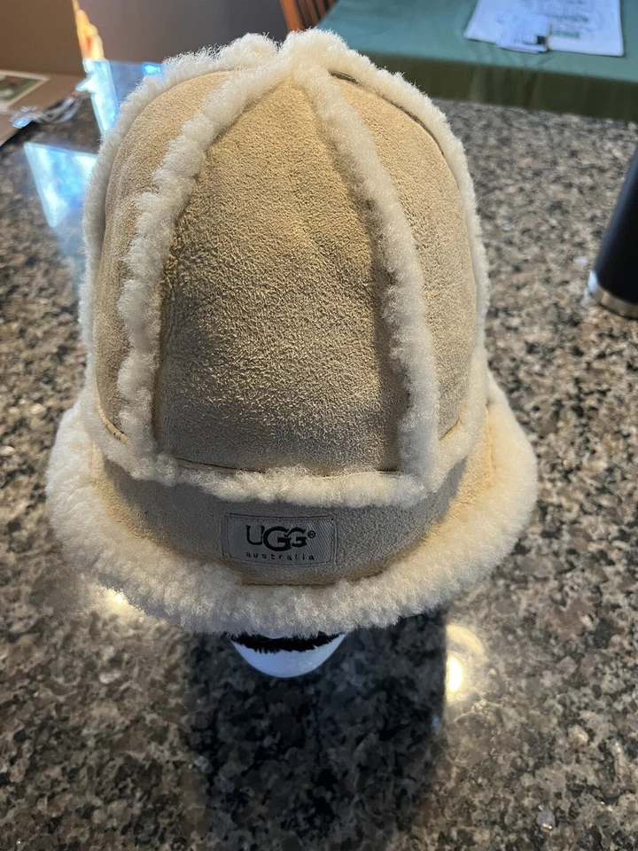 Sombrero de cubo Ugg Foto 2 de 4