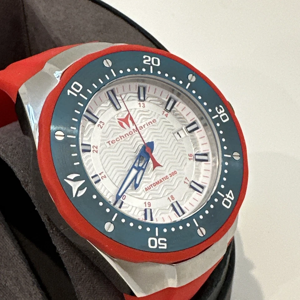 Reloj TechnoMarine Sea Manta AUTOMÁTICO Manta TM-215090 Correa Roja Foto 4 de 4