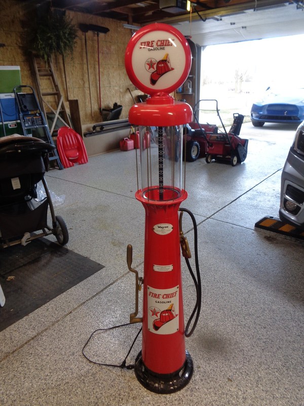 Wayne 56 inch Tall Cast Steel Model 516 Visible Glass Gas Pump
