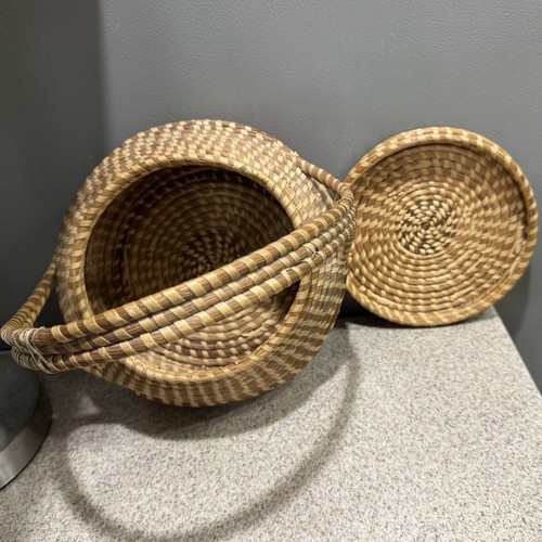 Vintage Gullah Sweetgrass cestino tessuto manico con coperchio 11” S Carolina bicolore ottime condizioni - Foto 5 di 9