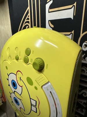 RARE 2004 SpongeBob SquarePants Portable Boombox CD Radio