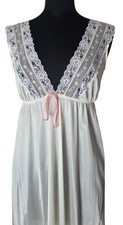 Vintage Deep V-Neck Lace Nylon Sheer Cream Romantic Nightgown Slip Dress Size M