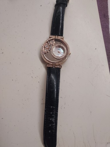 XOXO - Schöne Herz Strass Uhr Roségold Leder braucht Batterie - Bild 2 von 7