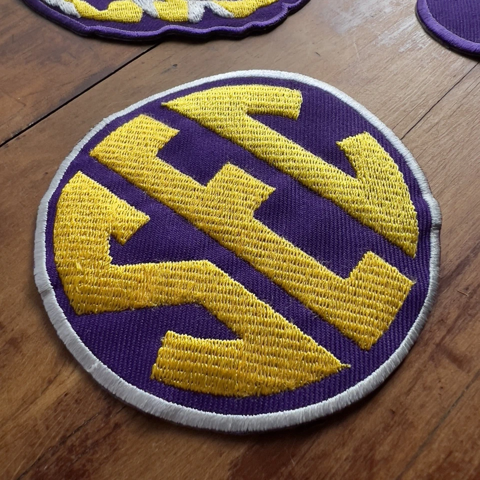 Parche bordado LSU Tigers cabeza de tigre estampado pata logotipo SEC paquete de 3 planchar coser Foto 3 de 4