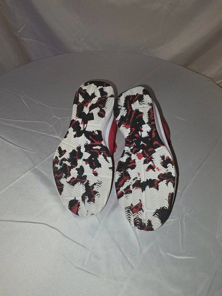 Zapato de baloncesto Under Armour unisex-niño PS Jet 2019 usado rojo talla 2 años Foto 4 de 4