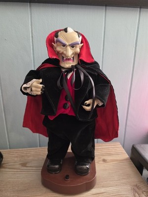 VTG Dancing Dracula Figure 13'' Halloween Decor
