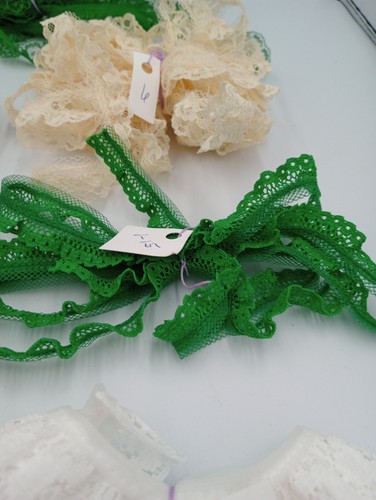 Lot of 23+ Yards New Vintage Lace Trims Sewing Craft White Green Red Christmas - Picture 5 of 9