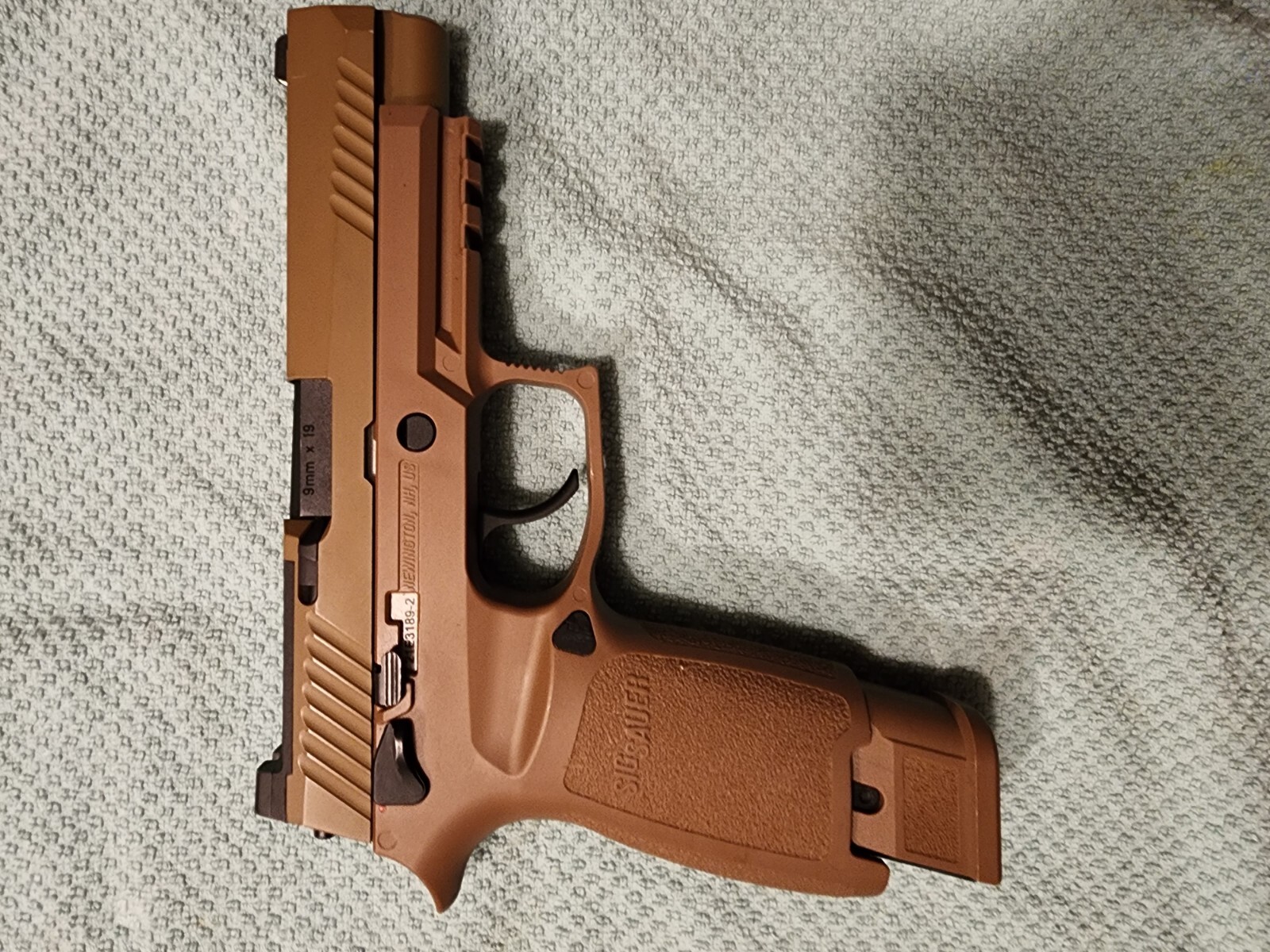 SIG SAUER PROFORCE M17 Airsoft Pistol (Green Gas) AIRPFM17GG