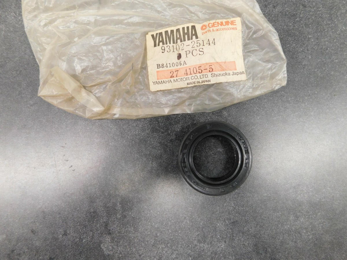 OUT1～25 Spare part for Yamaha 93101-25M24 93102-25M48 93102-25010 Oil seal