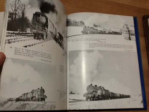 THE SOMERSET AND DORSET IN THE FIFTIES- 2 VOLUMES 1+ 2 (HB RAILWAY BOOKS)- F/ P - Picture 3 of 13