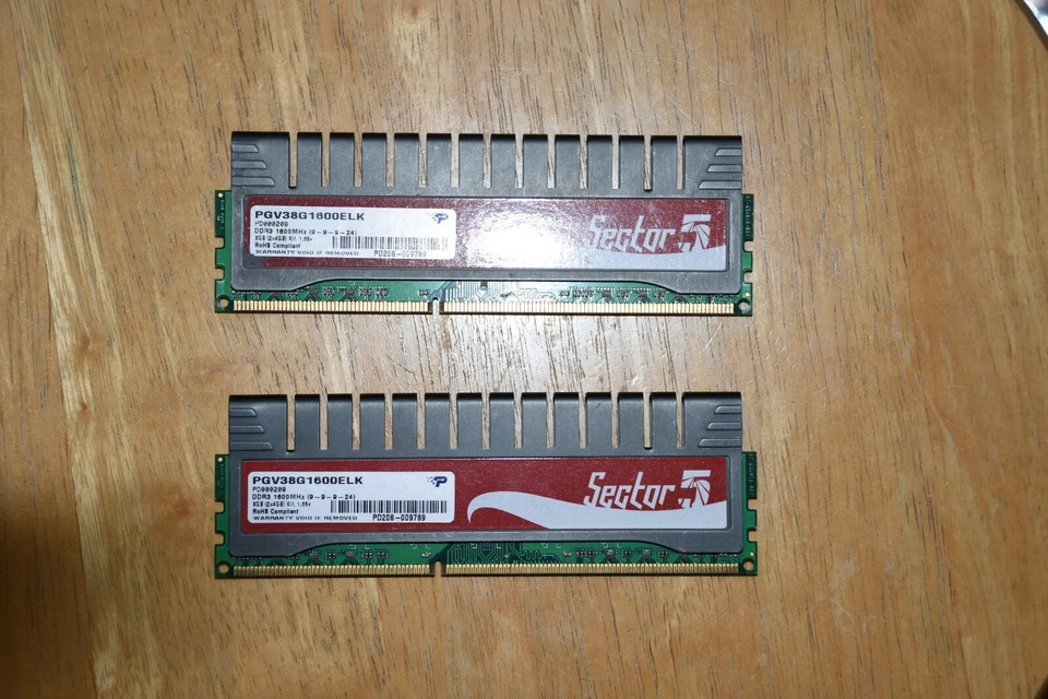 Patriot Memory 8GB 2x4GB 240-Pin PC3-1600 DDR3 Desktop Memory Double side - Image 2 of 2