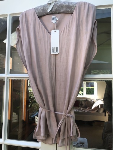 SAINT TROPEZ PALE MOCHA / NUDE SLEEVELESS SILKY TOP SIZE M ( Approx Size 12 )