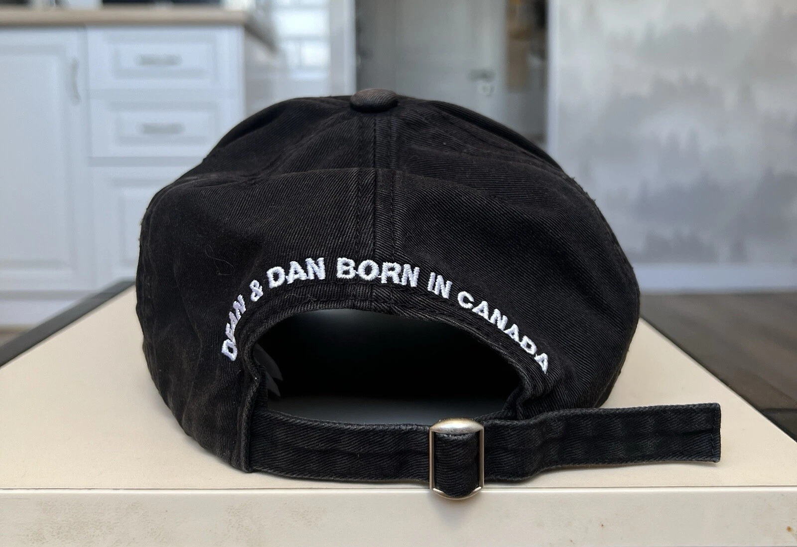 DSQUARED2 Cappellino in cotone nero con grande logo