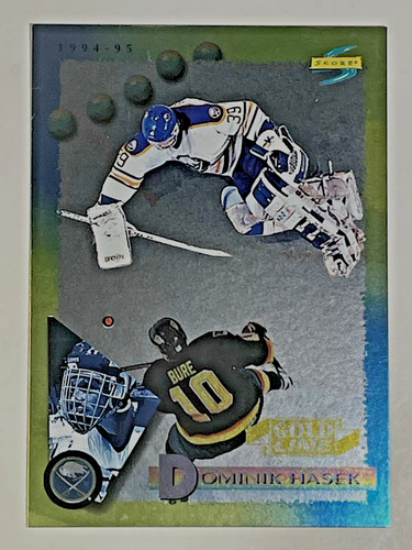 Dominik Hasek [Gold Line] #78 1994 Score card