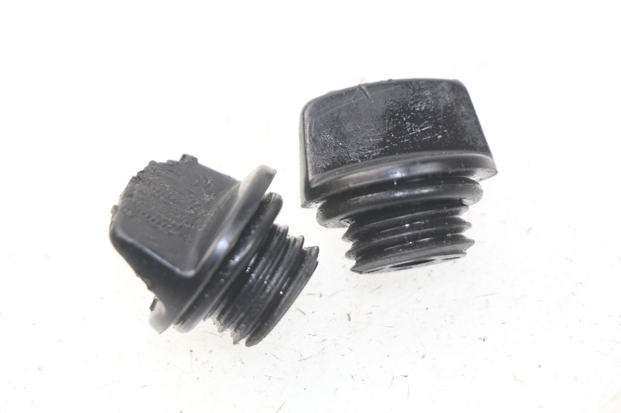 ENGINE OIL CAP - HONDA CRF CR-F 450 (2005 - 2008)