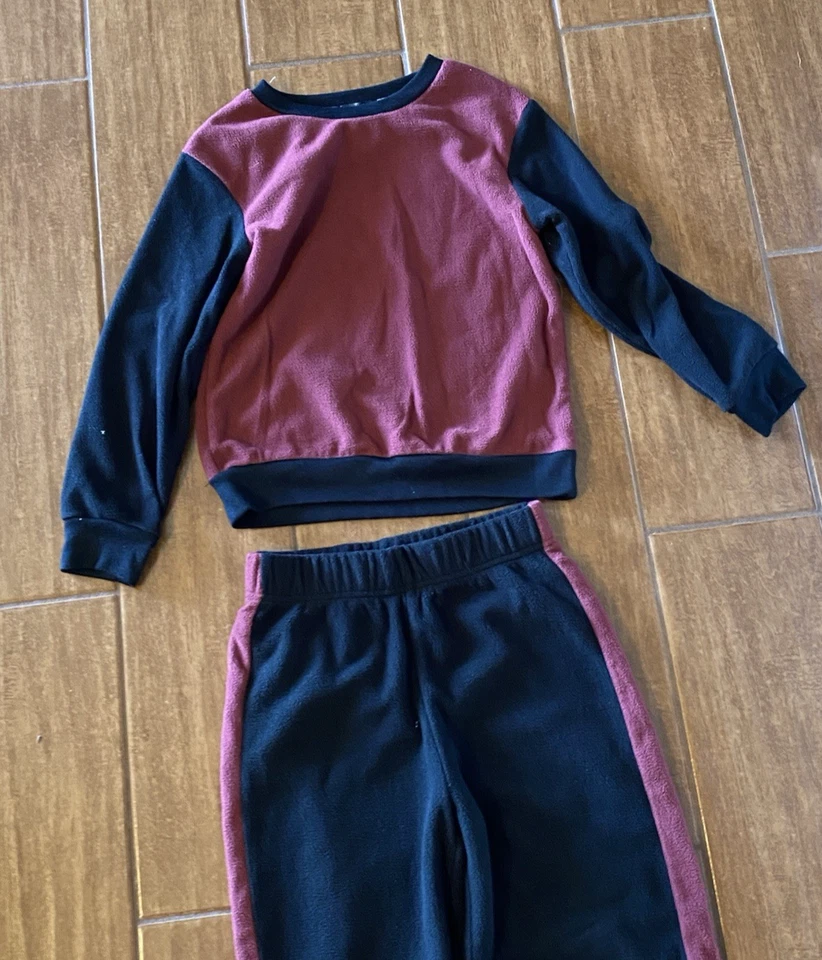 Cuddl Duds Boy's Two Piece Fleece Set Small 6/7 - Image 3 of 4