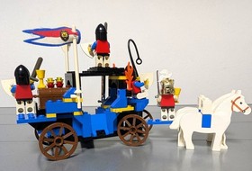 LEGO 6044 Royal King's Carriage Flag Shield Sword Royal Knight Minifigs
